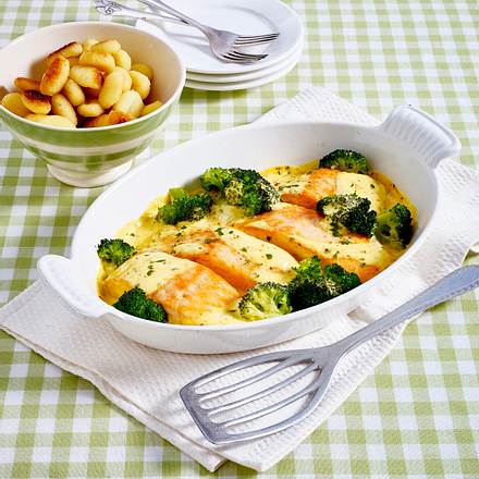 Lachsfilet mit Zitronenhollandaise und Gnocchi Rezept