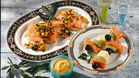 Lachsfilet und Lachs-Früchte-Spieße Rezept - Foto: House of Food / Bauer Food Experts KG
