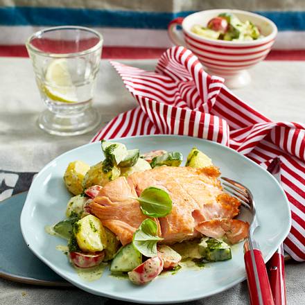 Lachsfilet zu Kartoffelsalat Rezept