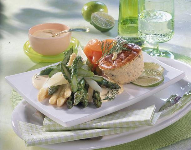 Lachsflan gestürzt auf Spargel Rezept Lachsflan gestürzt auf Spargel Rezept