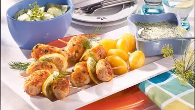 Lachsfrikadellen mit Dillsoße Rezept - Foto: LECKER @ Bauer Media Group