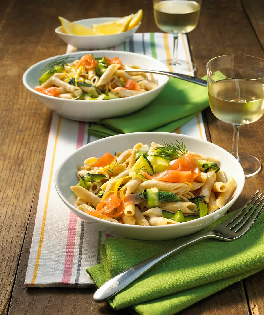 Lachsnudeln mit Zucchini Rezept Lachsnudeln mit Zucchini Rezept
