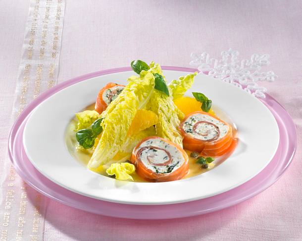 Lachsröllchen an Salatherzen Rezept Lachsröllchen an Salatherzen Rezept