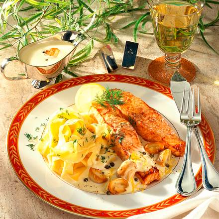 Lachsschnitten in Pilzrahm Rezept Lachsschnitten in Pilzrahm Rezept