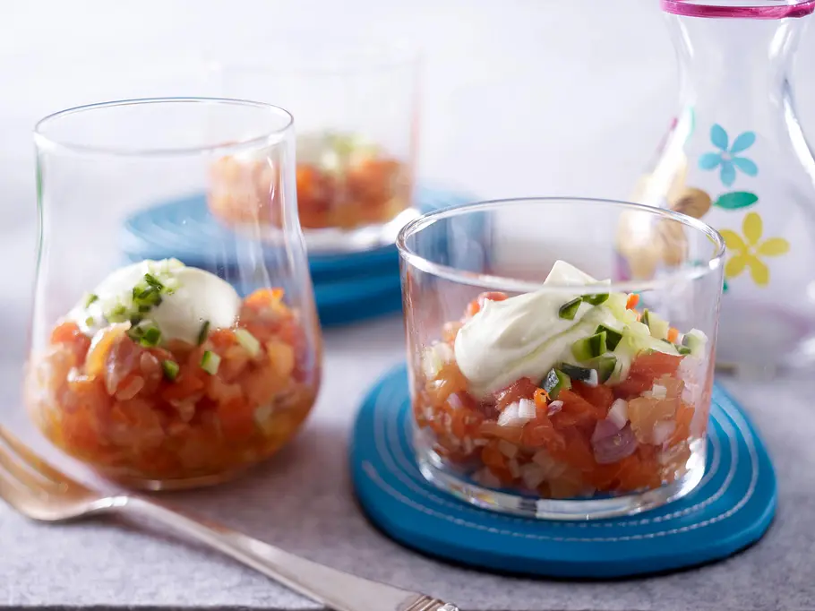 Lachstatar mit Gurken, Kaviar und Wasabicreme Rezept