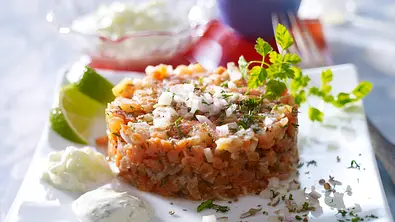 Lachstatar mit Wasabigurken Rezept - Foto: LECKER @ Bauer Media Group