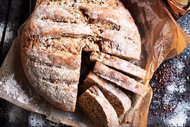 „Laib und Seele“ Dinkel-Leinsamen-Brot Rezept | LECKER