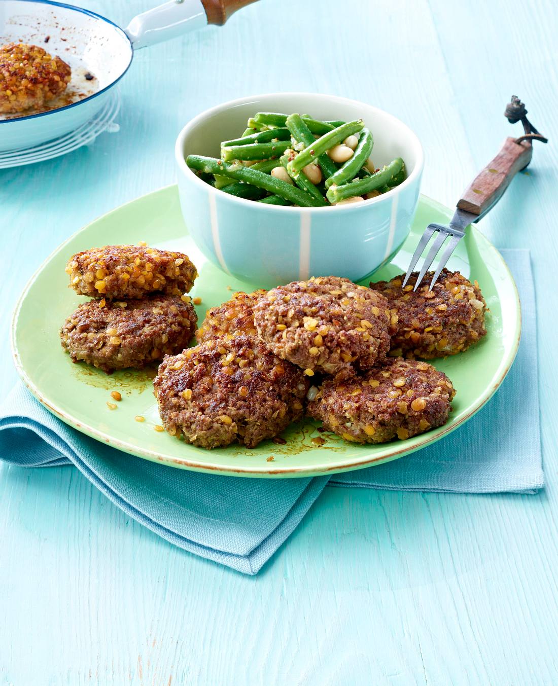 Lamm-Buletten Mit Bohnensalat Rezept | LECKER