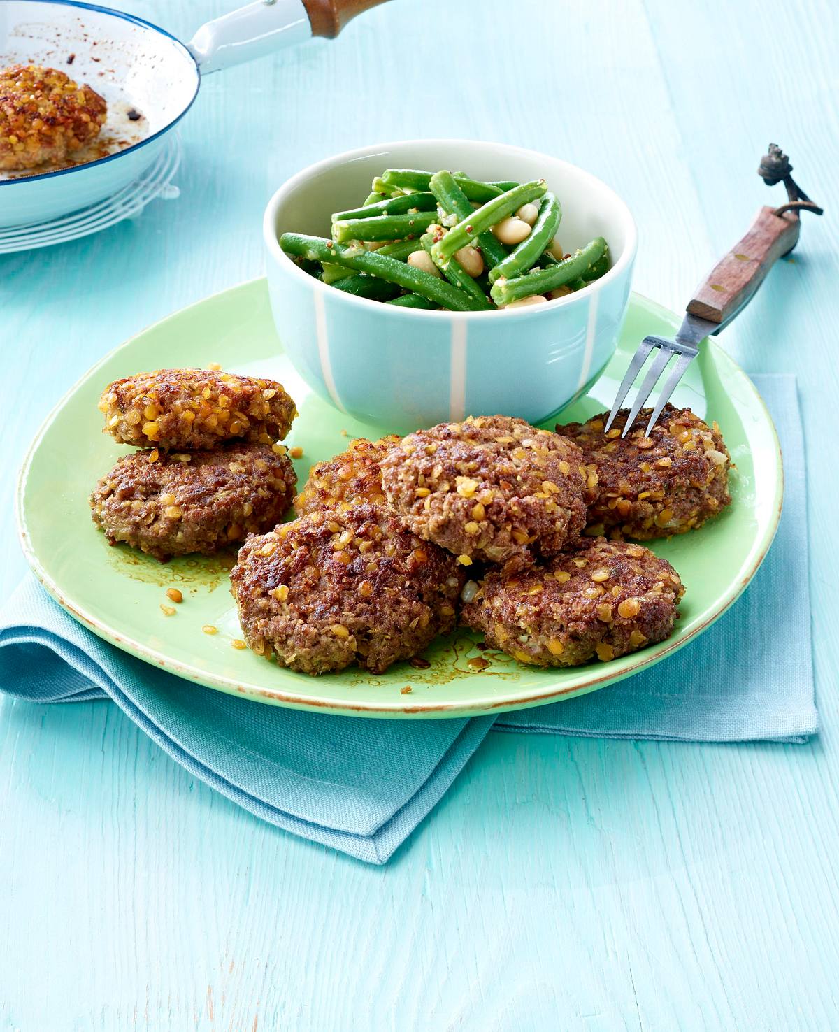 Lamm-Buletten mit Bohnensalat Rezept