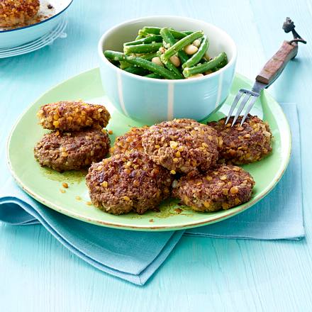 Lamm-Buletten mit Bohnensalat Rezept Lamm-Buletten mit Bohnensalat Rezept