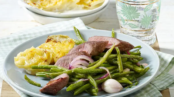 Lamm mit Bohnengemüse auf französische Art Rezept - Foto: LECKER @ Bauer Media Group
