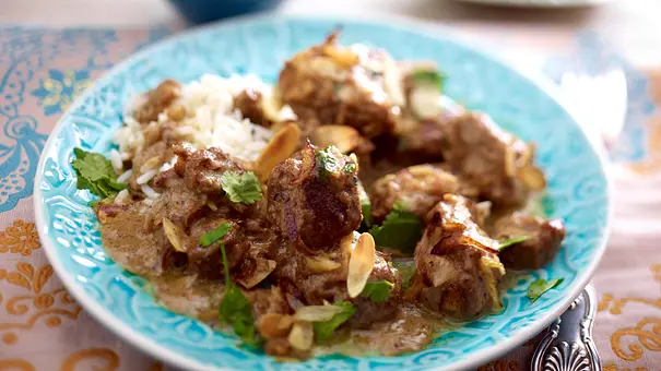 Lammcurry mit Mandeln Rezept - Foto: LECKER @ Bauer Media Group