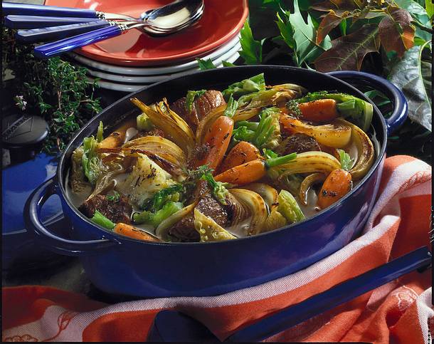 Lammeintopf mit Wirsing und Möhren Rezept Lammeintopf mit Wirsing und Möhren Rezept