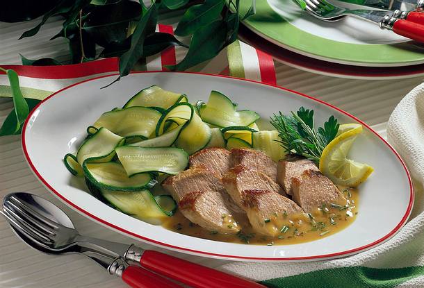 Lammfilet mit Zucchinigemüse Rezept Lammfilet mit Zucchinigemüse Rezept