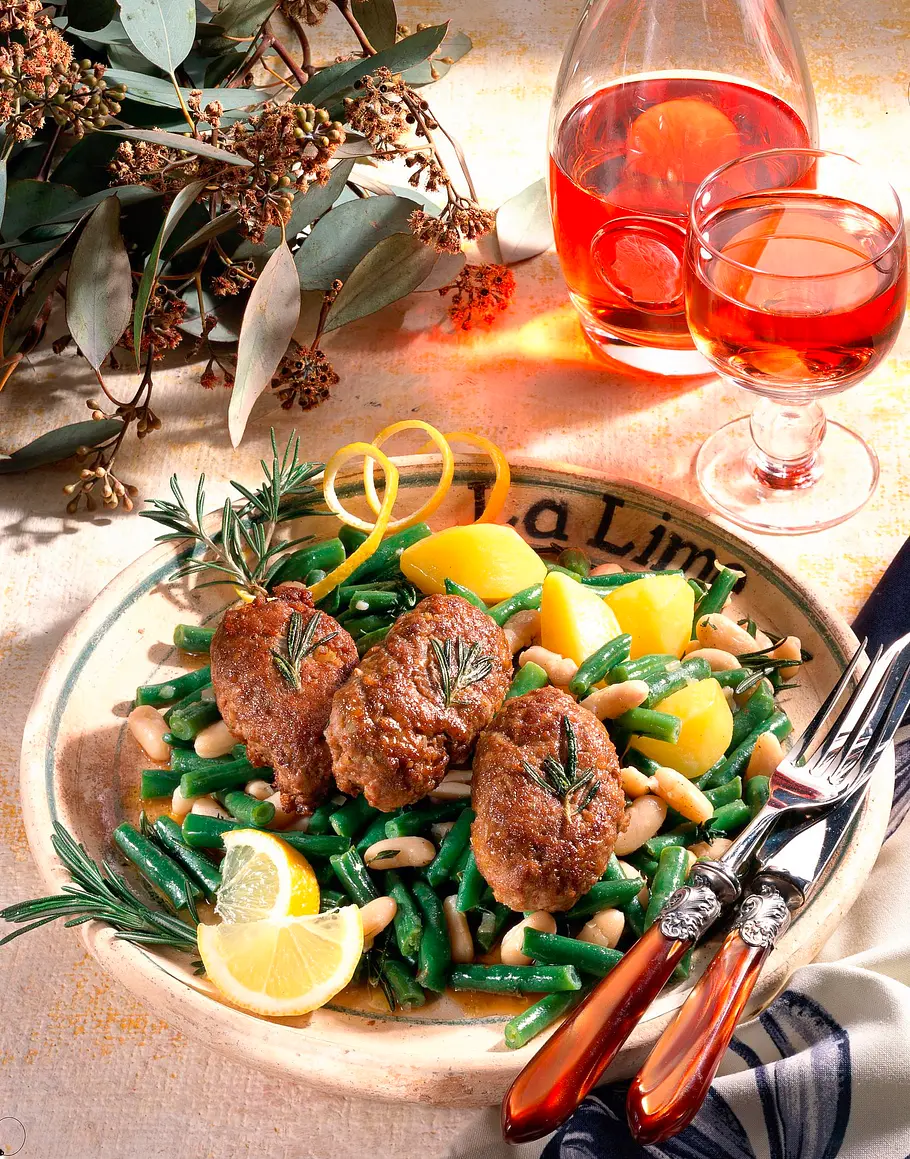 Lammfrikadellen mit Schafskäse Rezept Lammfrikadellen mit Schafskäse Rezept