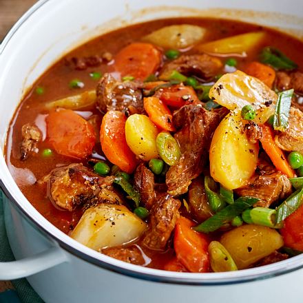 Lammgulasch mit Rüben und Kartoffeln