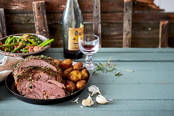 Lammkeule mit Kräuterkruste Rezept Lammkeule mit Kräuterkruste Rezept