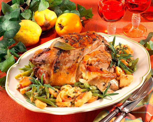 Lammkeule mit Quitten-Bohnen-Gemüse Rezept Lammkeule mit Quitten-Bohnen-Gemüse Rezept