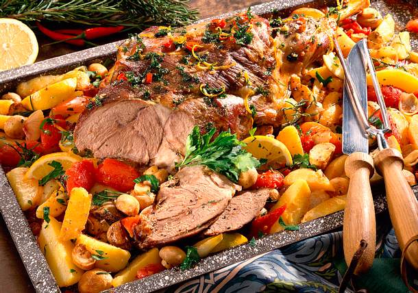 Lammkeule mit Schmorgemüse Rezept Lammkeule mit Schmorgemüse Rezept