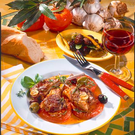 Lammkoteletts auf Tomaten Rezept Lammkoteletts auf Tomaten Rezept