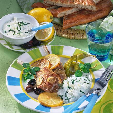 Lammkoteletts mit Joghurt-Minz-Soße Rezept Lammkoteletts mit Joghurt-Minz-Soße Rezept