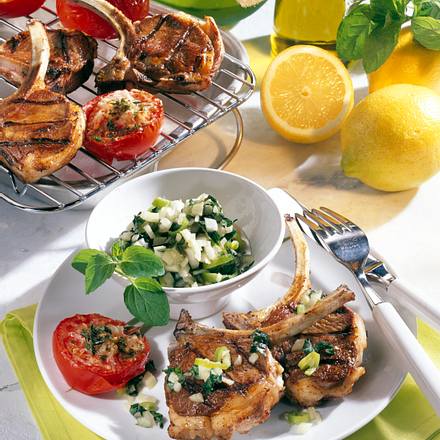 Lammkoteletts mit Minz-Salsa Rezept