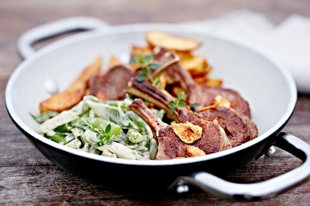 Lammkoteletts mit Pfefferbohnen und Gewürzkartoffeln Rezept Lammkoteletts mit Pfefferbohnen und Gewürzkartoffeln Rezept