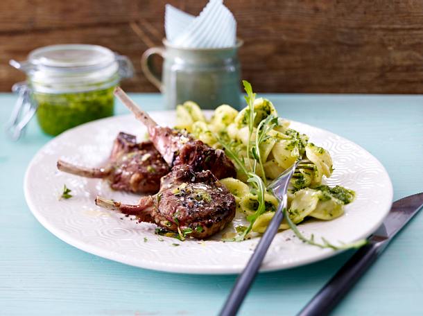 Lammkoteletts mit Rucolapesto Rezept Lammkoteletts mit Rucolapesto Rezept