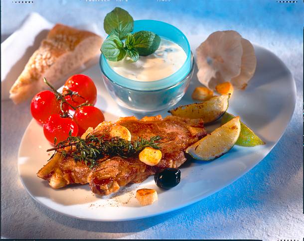 Lammkoteletts mit Zitronen-Joghurt-Soße Rezept Lammkoteletts mit Zitronen-Joghurt-Soße Rezept
