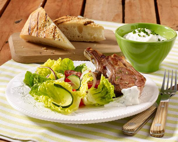 Lammkoteletts vom Grill Rezept Lammkoteletts vom Grill Rezept