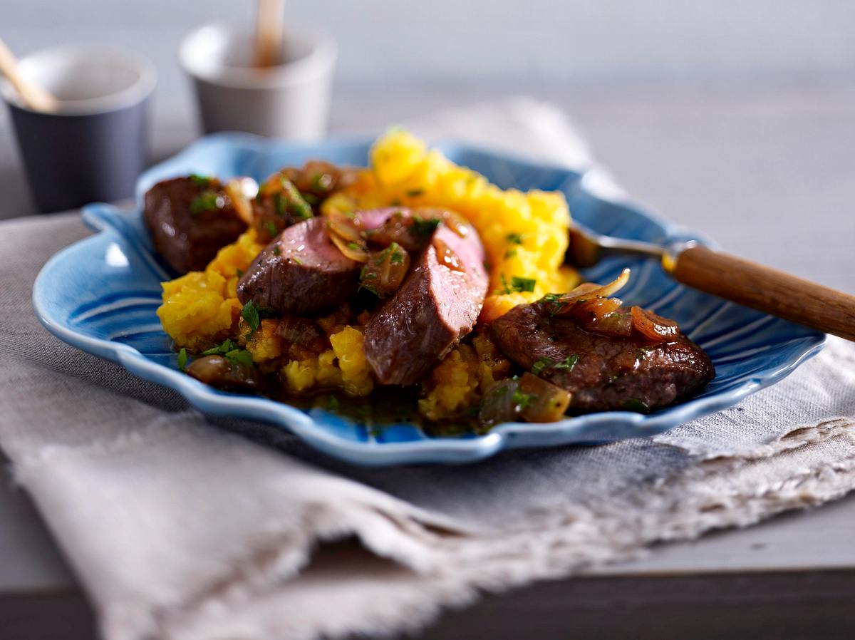 Lammlachse auf Steckrüben-Möhren-Püree Rezept