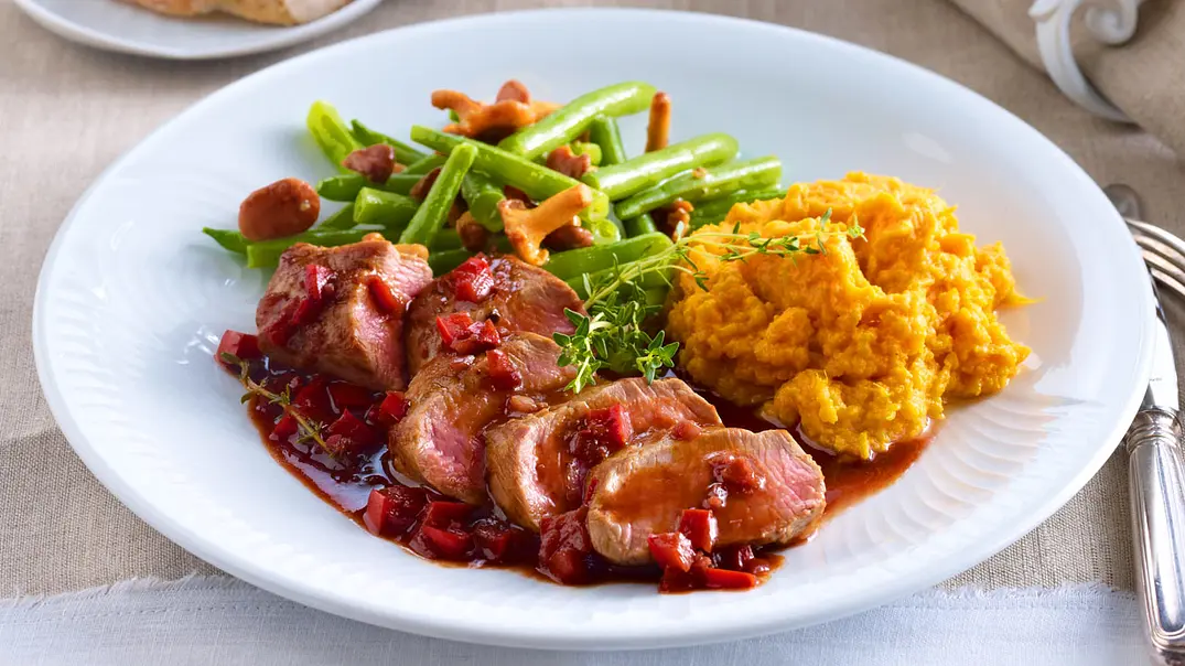 Lammlachse mit Süßkartoffelstampf Rezept - Foto: LECKER @ Bauer Media Group Lammlachse mit Süßkartoffelstampf Rezept - Foto: LECKER @ Bauer Media Group