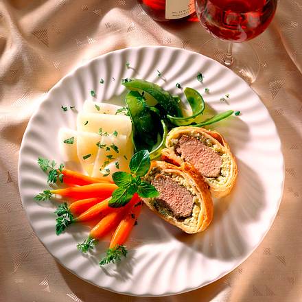 Lammrücken in Blätterteig Rezept Lammrücken in Blätterteig Rezept