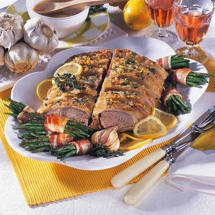 Lammrücken mit Bohnenpäckchen Rezept Lammrücken mit Bohnenpäckchen Rezept