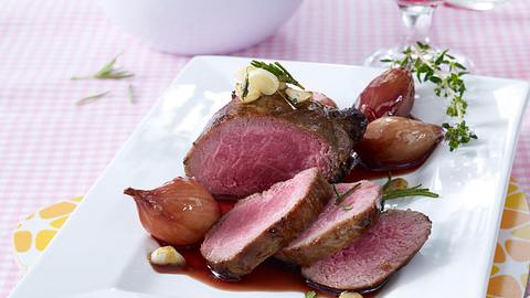 Lammsteaks zu Rotwein-Schalotten Rezept - Foto: House of Food / Bauer Food Experts KG