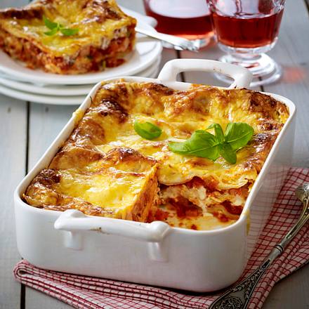 Lasagne mit Kasseler-Gemüse-Soße (mit Schmelzkäse) Rezept Lasagne mit Kasseler-Gemüse-Soße (mit Schmelzkäse) Rezept
