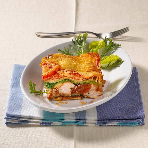 Lasagne mit Putenfilet, Wirsing und Tomatensoße Rezept