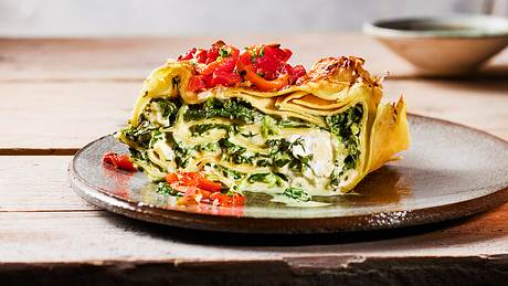 Lasagne-Strudel mit Spinat und Ricotta Rezept - Foto: House of Food / Bauer Food Experts KG