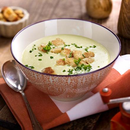 Lauch-Kartoffel-Stilton-Suppe mit Croutons Rezept Lauch-Kartoffel-Stilton-Suppe mit Croutons Rezept