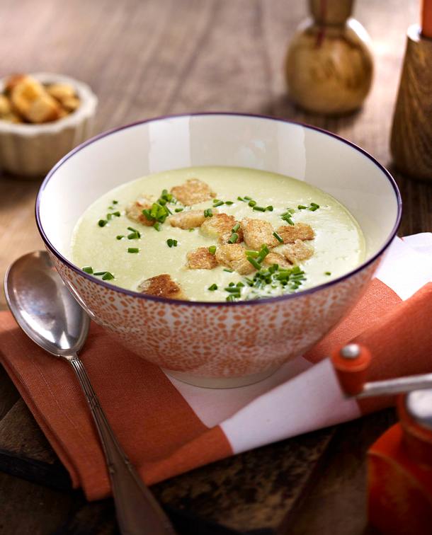 Lauch-Kartoffel-Suppe mit Croûtons Rezept | LECKER