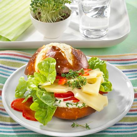 Laugen-Käse-Burger Rezept Laugen-Käse-Burger Rezept