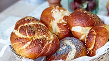 Selbst gebackene Laugenbrötchen - Foto: House of Food / Bauer Food Experts KG