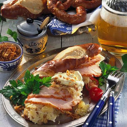 Laugenstangen mit Pute & Ananaskraut Rezept Laugenstangen mit Pute & Ananaskraut Rezept
