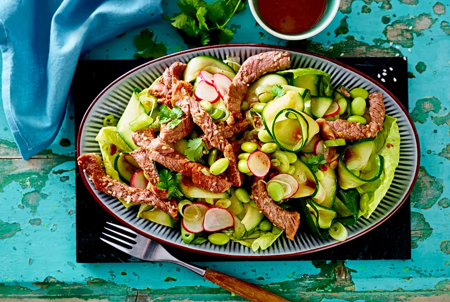 Lauwarmer Asia-Salat mit Rinderstreifen Rezept Lauwarmer Asia-Salat mit Rinderstreifen Rezept