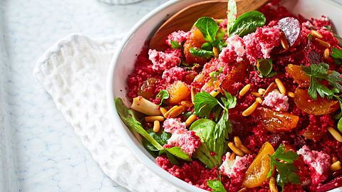 Lauwarmer Couscouswok mit Roter Bete Rezept - Foto: House of Food / Bauer Food Experts KG