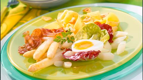 Lauwarmer Nudelsalat mit Spargel und Eiern Rezept - Foto: Först, Thomas