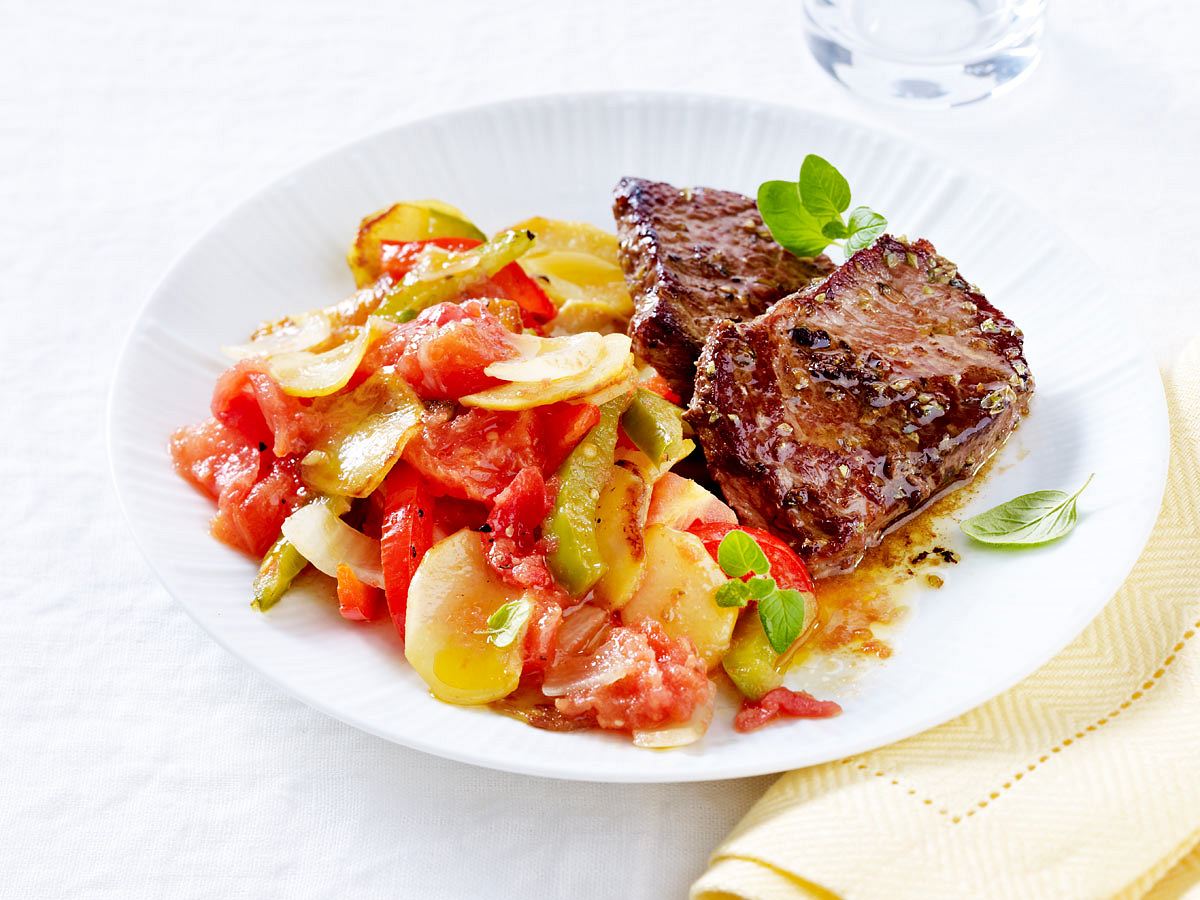 Lauwarmer Sommersalat mit Minutensteaks Rezept