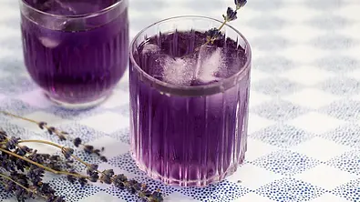 Lavendel Spritz Rezept - Foto: LECKER @ Bauer Media Group
