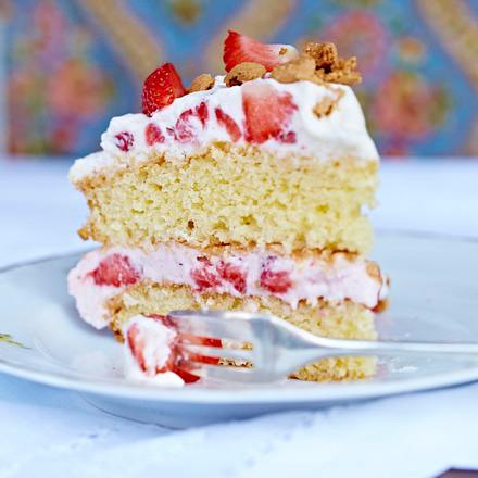 Layer Cake Mit Erdbeer Mascarpone Creme Rezept Lecker