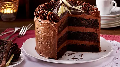 Layer-Cake mit Tuffs Rezept - Foto: LECKER @ Bauer Media Group